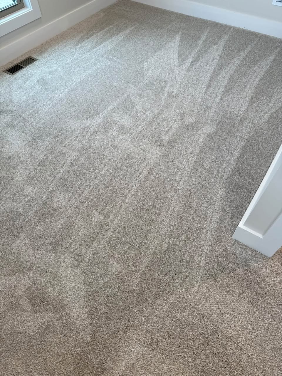 Shaw Compliment carpet in the color Angels, in a bedroom.